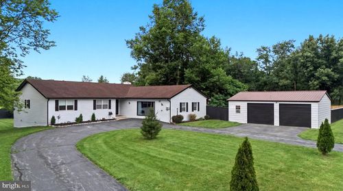 87 Fieldstone Dr, BUNKER HILL, WV, 25413-3422 | Card Image