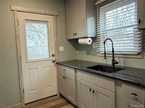 36268 Schley Ave, Westland, MI, 48186-4201 | Card Image