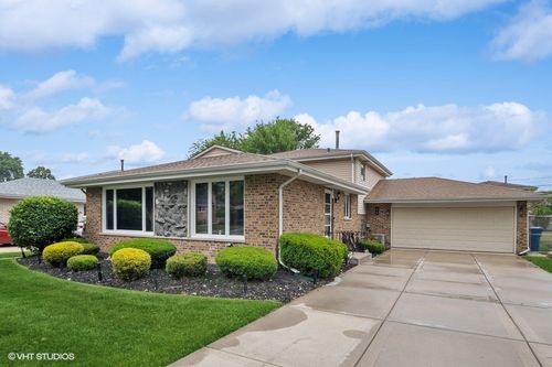 9133 Moody Ave, Oak Lawn, IL, 60453-1576 | Card Image