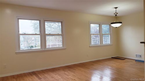 2-15 208th St, Bayside, NY, 11360-1119 | Card Image