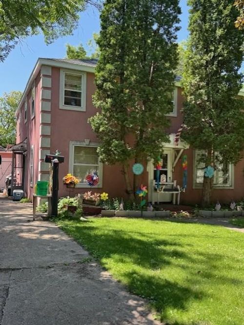 1102 Hawthorne St, Alexandria, MN, 56308-2552 | Card Image