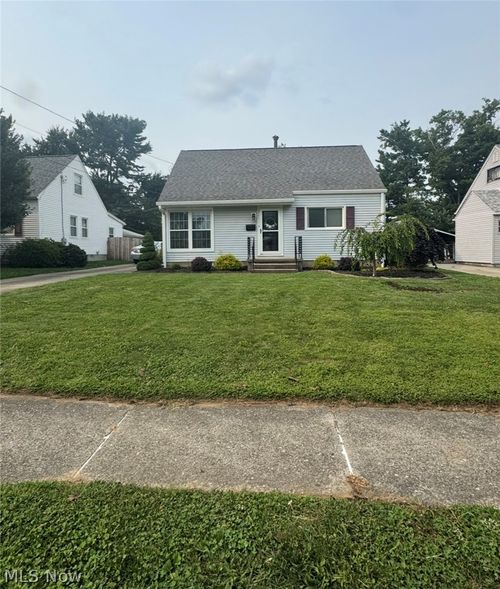 3741 Argonne St, Mogadore, OH, 44260-1110 | Card Image