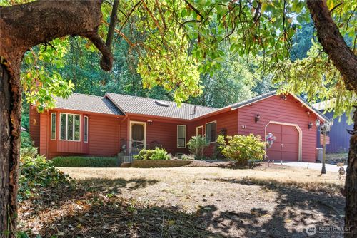 781 Ne Woods Pl, Bremerton, WA, 98311-2556 | Card Image
