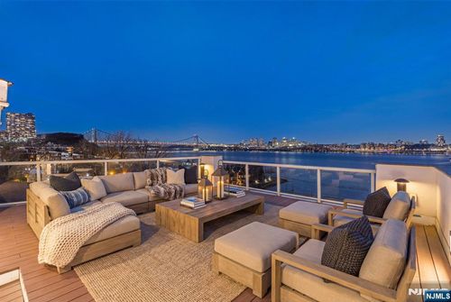 1286 River Rd, Edgewater, NJ, 07020-1400 | Card Image