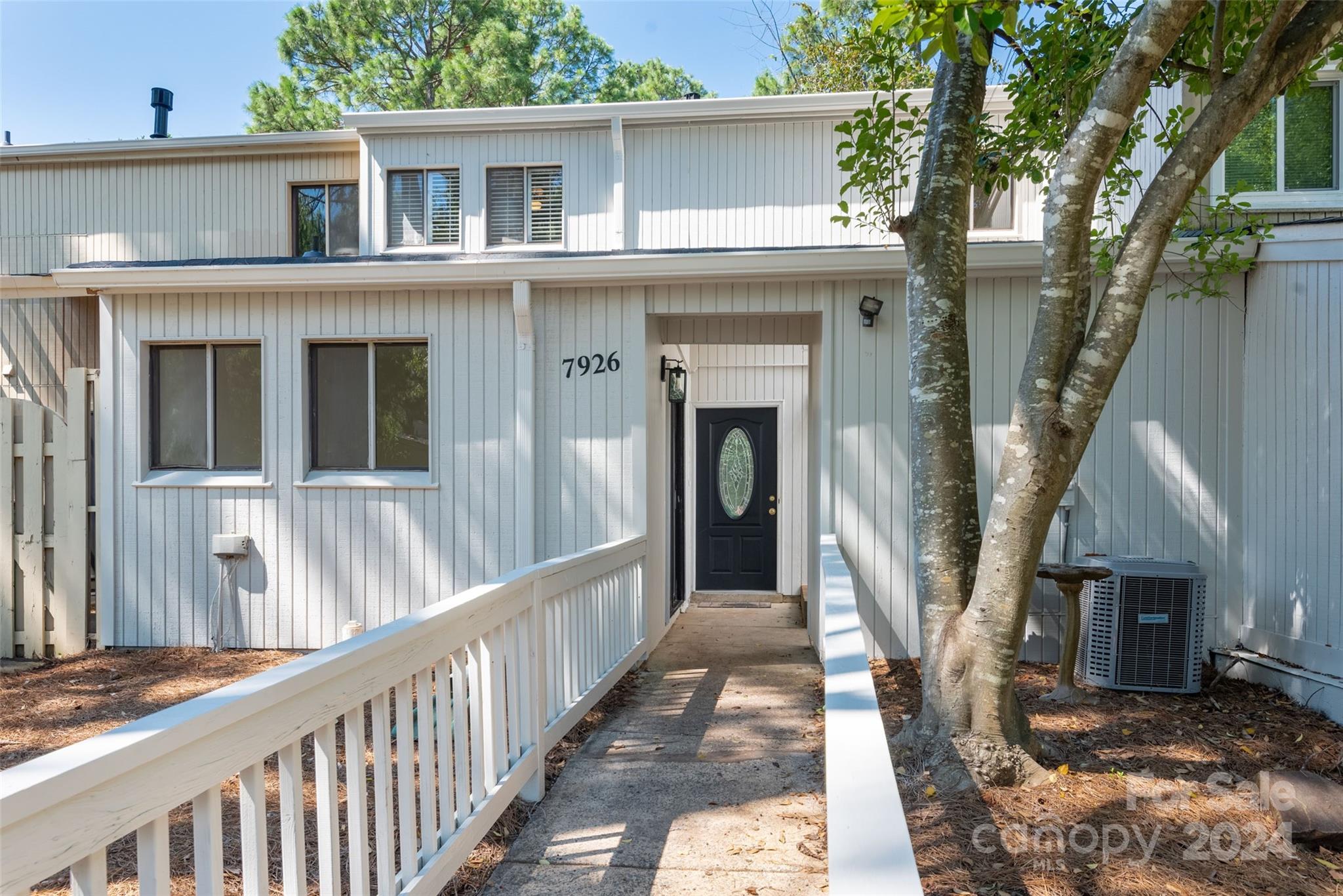 Horse Chestnut Ln, Charlotte, NC 28277