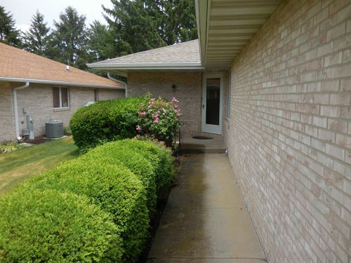 1318 S Trainer Rd, Rockford, IL, 61108-1527 | Card Image