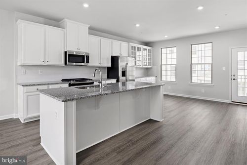 230 Refining Dr, BROOKLYN PARK, MD, 21225-3100 | Card Image