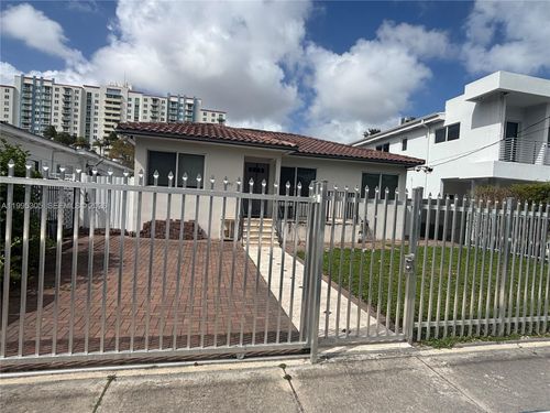 2-2951 Sw 23rd St, Miami, FL, 33145 | Card Image