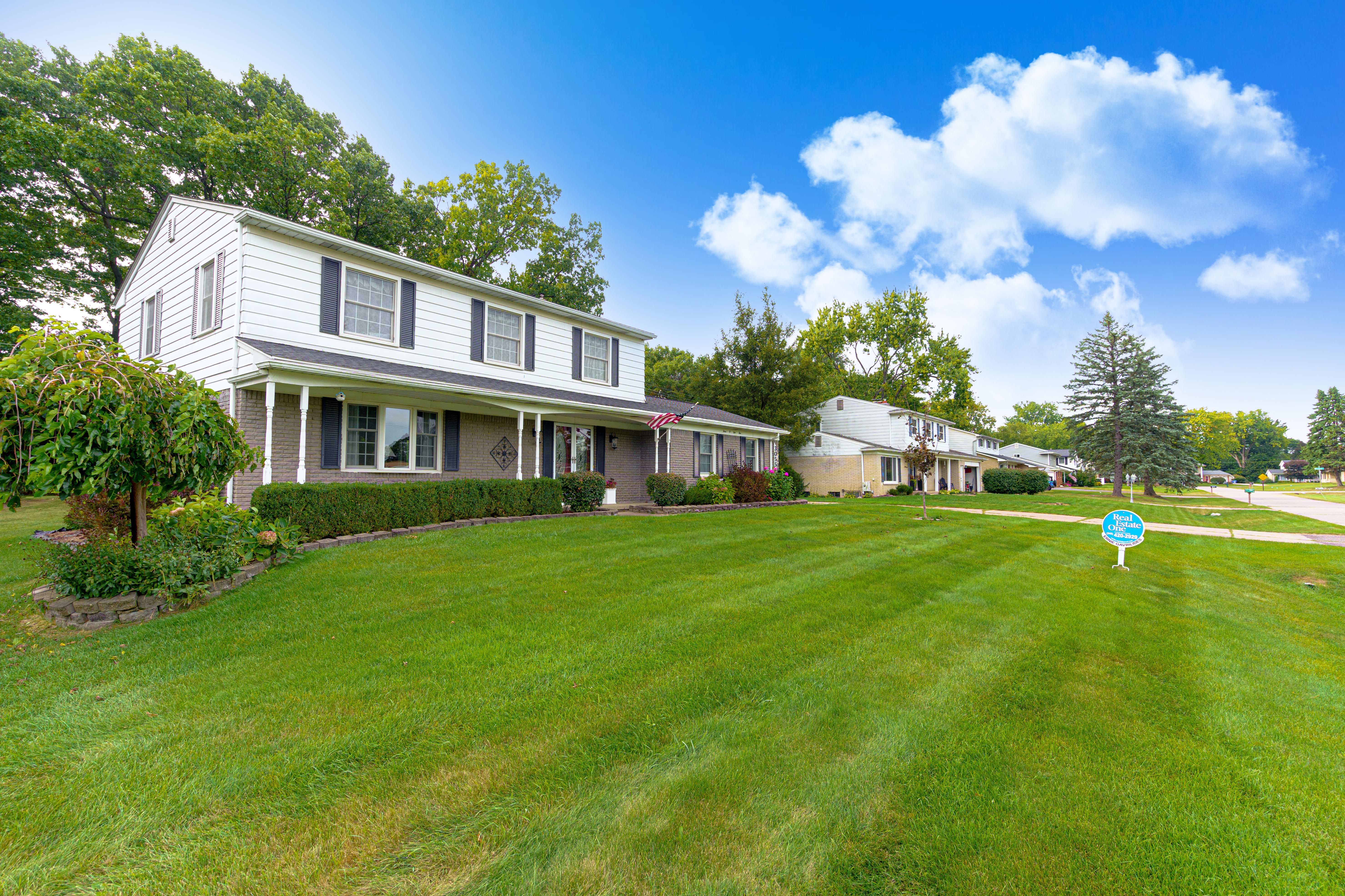 Golfhill Dr, Waterford, MI 48329