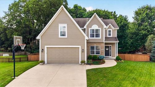 4017 Evergreen Ln, Lee's Summit, MO, 64082-4853 | Card Image