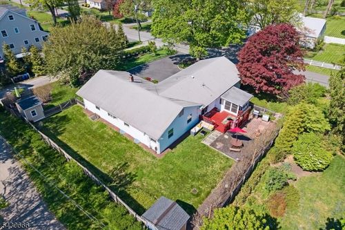 4 Hillcrest Ave, Mendham, NJ, 07945-1608 | Card Image