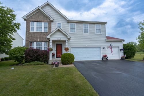 39843 Stoneywood Dr, Beach Park, IL, 60083-3207 | Card Image