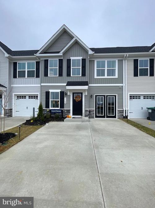 7764 Baron Berkley Ln, New Kent, VA, 23124-3465 | Card Image