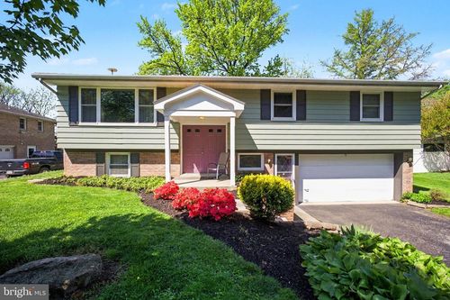 1811 Amity Dr, LANCASTER, PA, 17601-6203 | Card Image