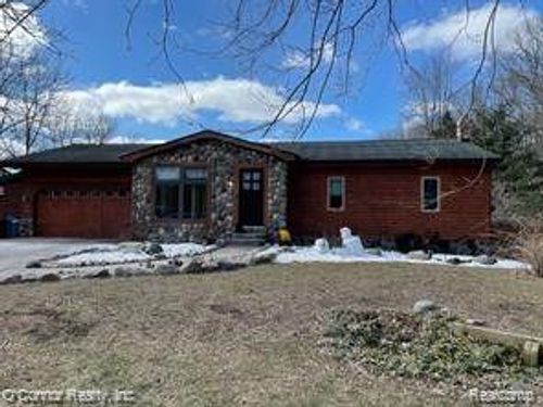 6711 Abbottsford Rd, North Street, MI, 48049-2311 | Card Image