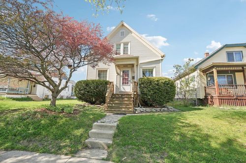 2232 E Eden Place, Saint Francis, WI, 53235 | Card Image