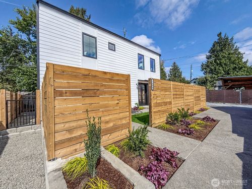 5404 20th Ave S, Seattle, WA, 98108-2901 | Card Image