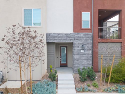 275 Lynx, Irvine, CA, 92618-1458 | Card Image