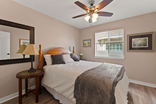 Generous size guest bedroom | Image 10