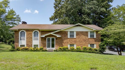 2101 Crown Court Ln, Chattanooga, TN, 37421-3311 | Card Image
