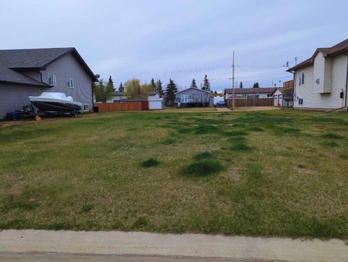 10 4th Avenue, Hay Lakes, AB, T0B1W0 | Card Image