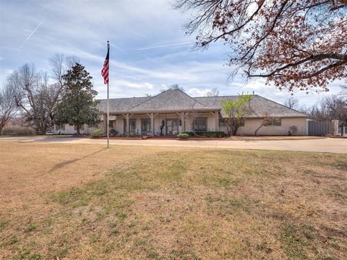 2500 Nw Grand Boulevard, Oklahoma City, OK, 73116 | Card Image