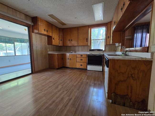 301 Ingram Loop, House other with 2 bedrooms, 1 bathrooms and null parking in ingram TX | Image 8