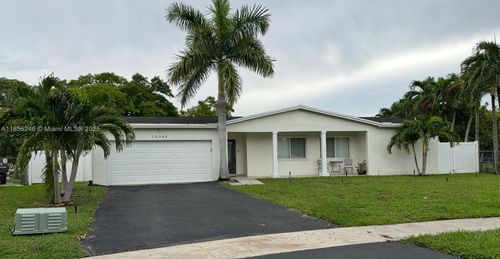 10563 Nw 4th St, Plantation, FL, 33324-1715 | Card Image