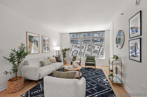 408-425 W Beech St, San Diego, CA, 92101-2969 | Card Image