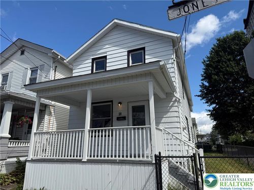 18 Jones St, Wilkes Barre, PA, 18702-4714 | Card Image