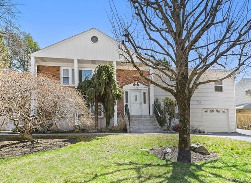 upper-r-568 Manville Rd, Pleasantville, NY, 10570-2831 | Card Image