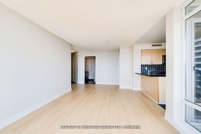 709 - 7 N Park Rd, Condo with 2 bedrooms, 2 bathrooms and 1 parking in Vaughan ON | Image 8