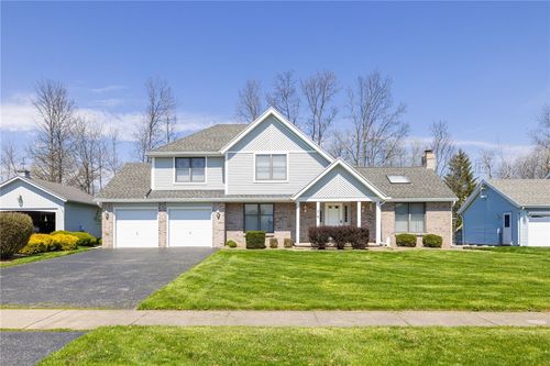 74 Gnage Ln, Greece, NY, 14612-3229 | Card Image