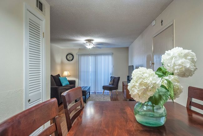 The quaint dining area is perfect for intimate meals. | Image 11