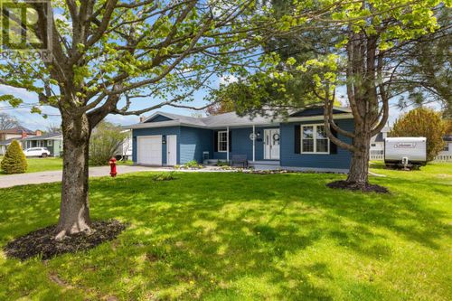 10 Mackay Dr, Charlottetown, PE, C1A5W1 | Card Image