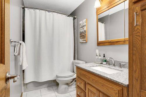 15958 Harwell Ave, Apple Valley, MN, 55124-7132 | Card Image