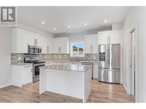 2-140 Mills Rd, Kelowna, BC, V1X4G7 | Card Image