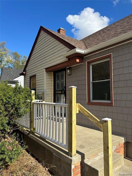 20084 Greenview Ave, Detroit, MI, 48219-1545 | Card Image