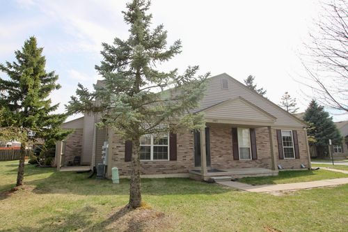 14071 Watersway Dr, Gibraltar, MI, 48173-8732 | Card Image