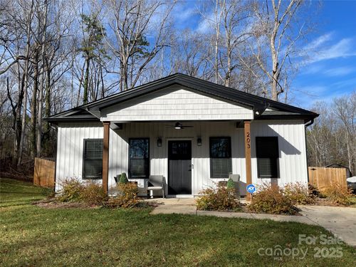 203 Payne St, Mount Holly, NC, 28120-1274 | Card Image