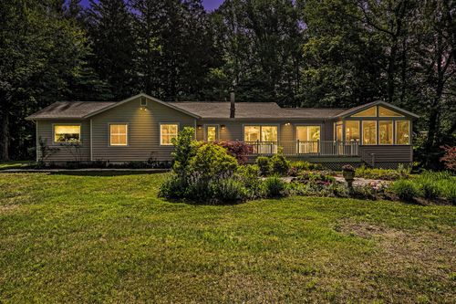 6368 Lake Ln, Sawyer, MI, 49125-9361 | Card Image