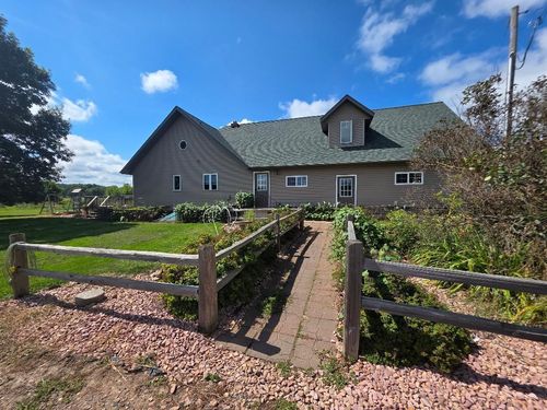 871 4th Ave, PRAIRIE FARM, WI, 54762-9503 | Card Image