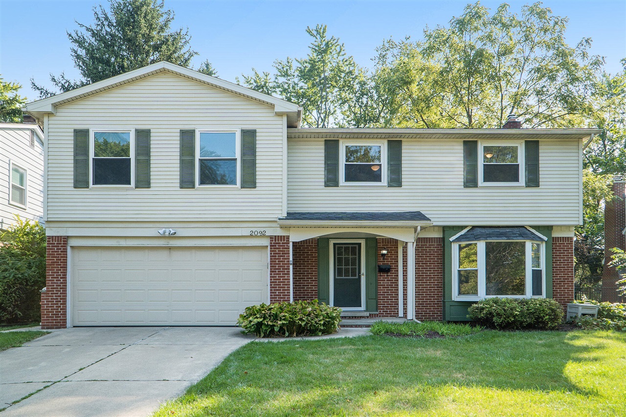 Yorktown Dr, Ann Arbor, MI 48105