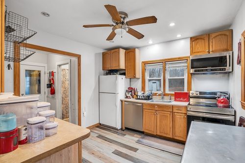 56 Silver St, Taunton, MA, 02780-4618 | Card Image