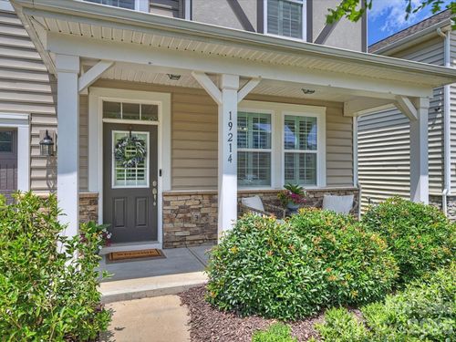 19214 Hawk Haven Ln, Charlotte, NC, 28278-7018 | Card Image