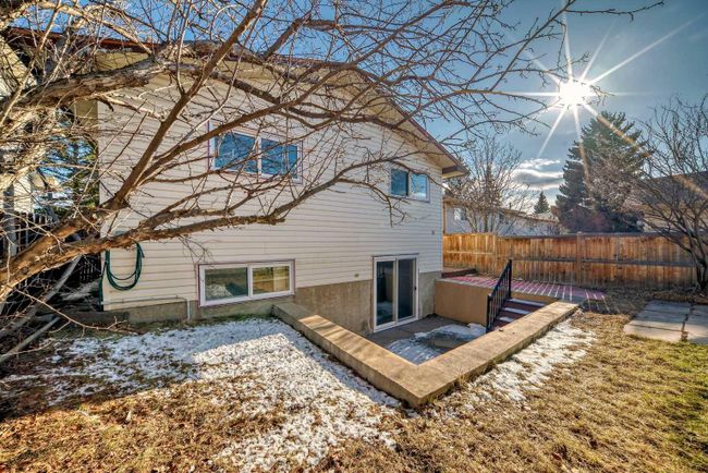 3224 108 Avenue Sw, Home with 3 bedrooms, 3 bathrooms and 2 parking in Calgary AB | Image 45