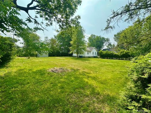 35232 College St, Westland, MI, 48185-3677 | Card Image