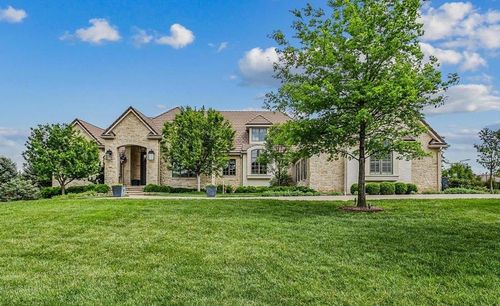 10611 E Forestgate St, Wichita, KS, 67206-8942 | Card Image