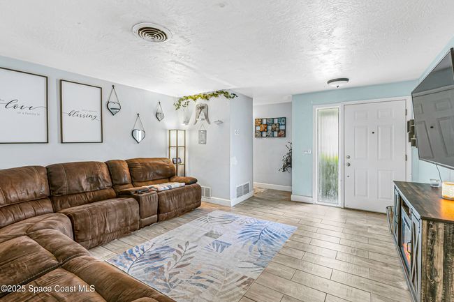 Open Living Room | Image 8