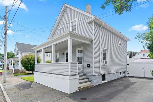 15 West Street, New Bedford, MA, 02740 | Card Image